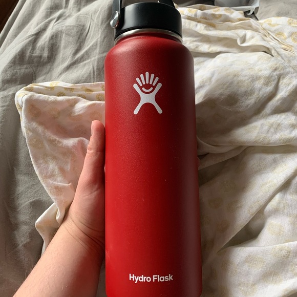 red hydro flask water bottle